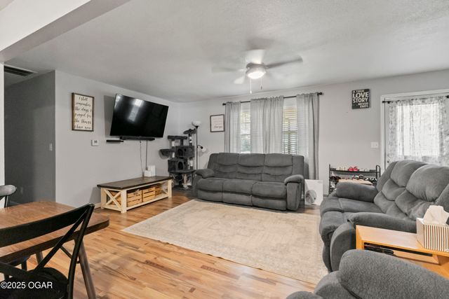 137 Lone Elm Drive, Carl Junction, MO 64834