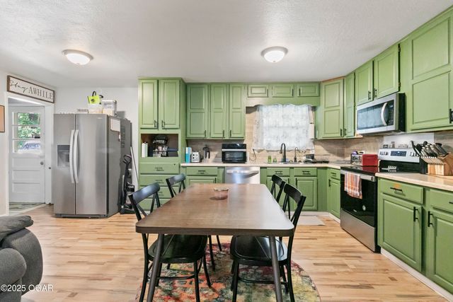137 Lone Elm Drive, Carl Junction, MO 64834