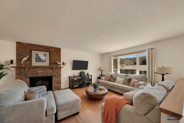 3513 CHAPEL VALLEY RD, Rapid City, SD 57702