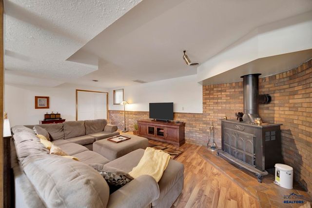 3513 CHAPEL VALLEY RD, Rapid City, SD 57702