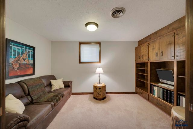 3513 CHAPEL VALLEY RD, Rapid City, SD 57702