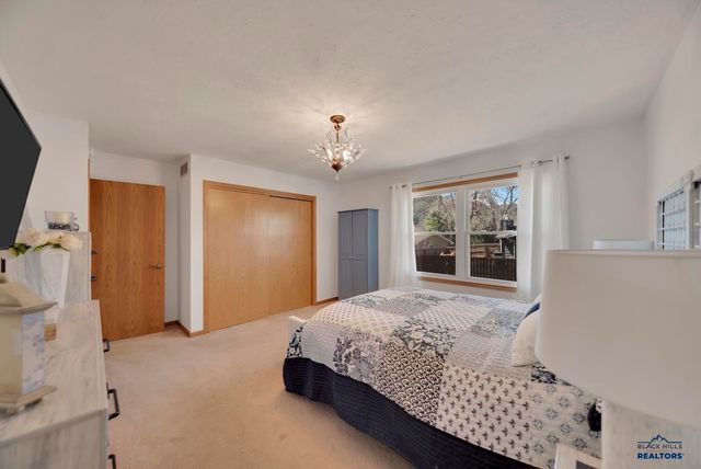 3513 CHAPEL VALLEY RD, Rapid City, SD 57702