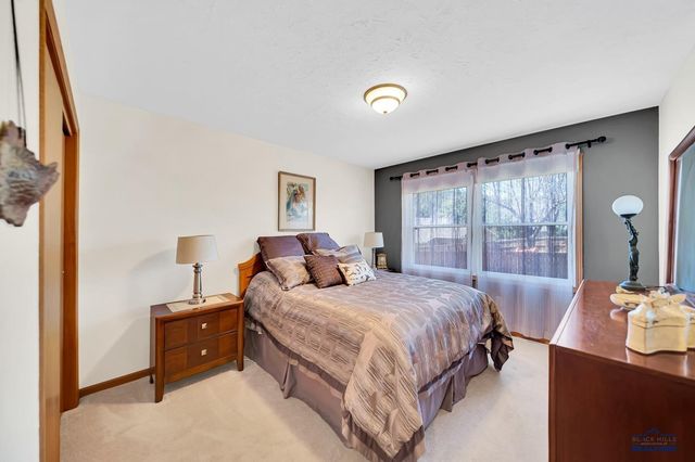 3513 CHAPEL VALLEY RD, Rapid City, SD 57702