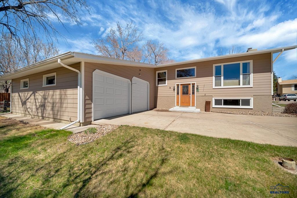 3513 CHAPEL VALLEY RD, Rapid City, SD 57702