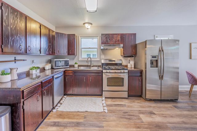 1076 Wilson Avenue, Saint Paul, MN 55106