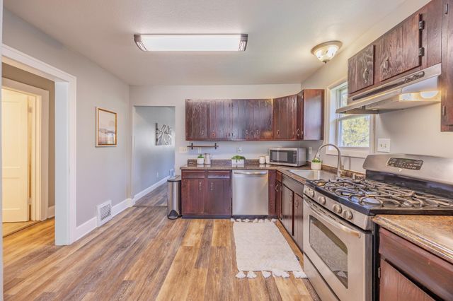 1076 Wilson Avenue, Saint Paul, MN 55106