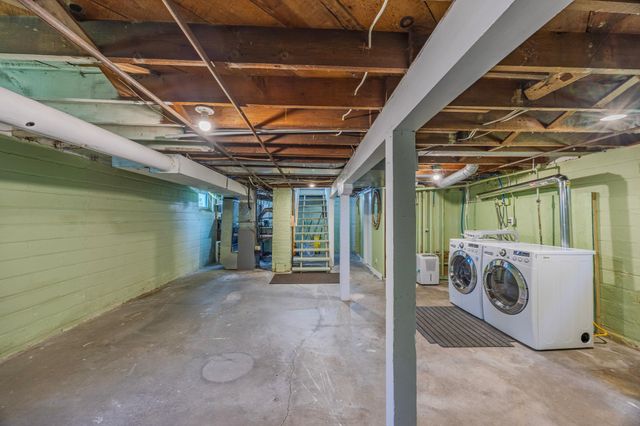 1076 Wilson Avenue, Saint Paul, MN 55106