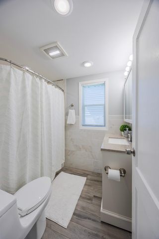 1076 Wilson Avenue, Saint Paul, MN 55106