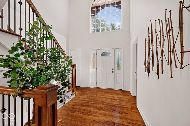 5786 Gyrfalcon Place, Carmel, IN 46033