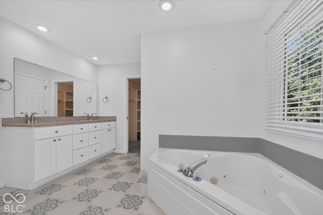 5786 Gyrfalcon Place, Carmel, IN 46033