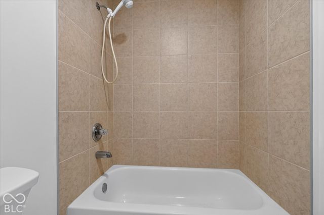 5786 Gyrfalcon Place, Carmel, IN 46033