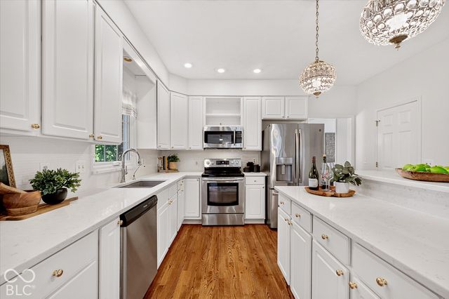 5786 Gyrfalcon Place, Carmel, IN 46033