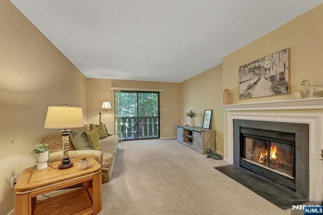 505 Mark Twain Way, Mahwah, NJ 07430