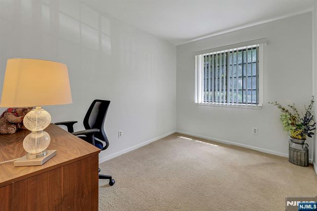505 Mark Twain Way, Mahwah, NJ 07430