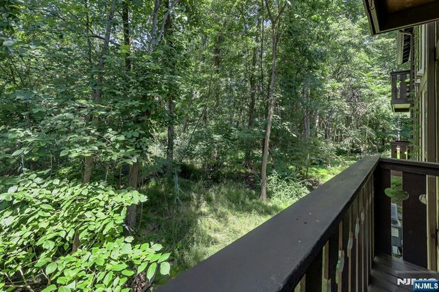 505 Mark Twain Way, Mahwah, NJ 07430