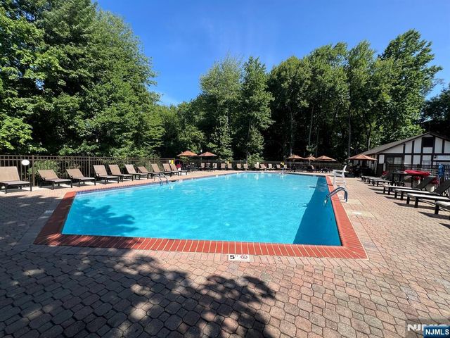 505 Mark Twain Way, Mahwah, NJ 07430