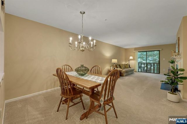 505 Mark Twain Way, Mahwah, NJ 07430