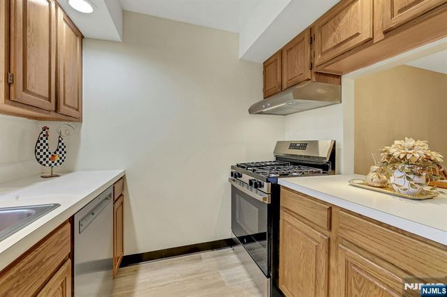 505 Mark Twain Way, Mahwah, NJ 07430