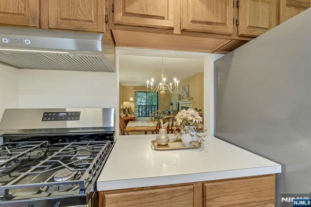 505 Mark Twain Way, Mahwah, NJ 07430