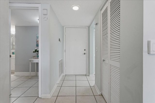 401 MARINER DRIVE 401, Tarpon Springs, FL 34689