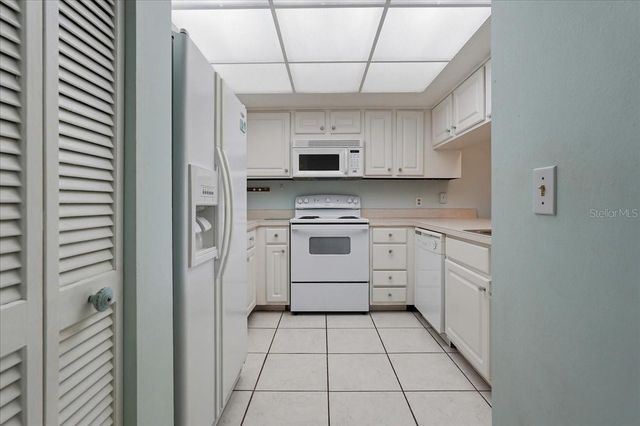 401 MARINER DRIVE 401, Tarpon Springs, FL 34689