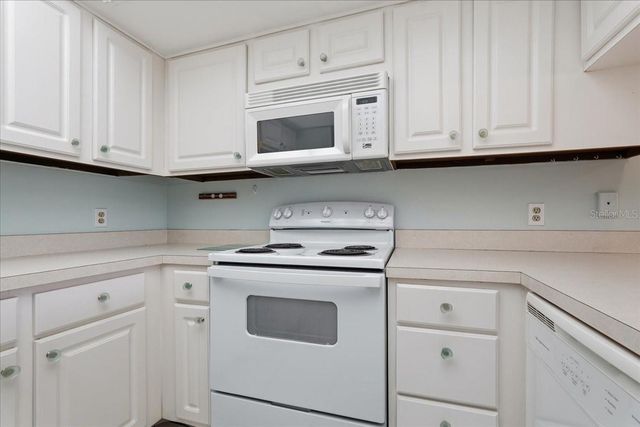 401 MARINER DRIVE 401, Tarpon Springs, FL 34689