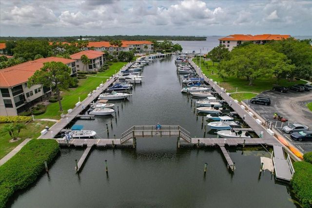 401 MARINER DRIVE 401, Tarpon Springs, FL 34689