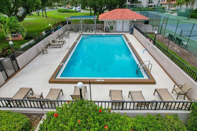 401 MARINER DRIVE 401, Tarpon Springs, FL 34689
