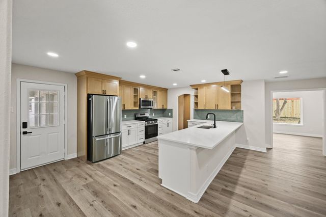 3011 Freshmeadows Drive, Houston, TX 77063