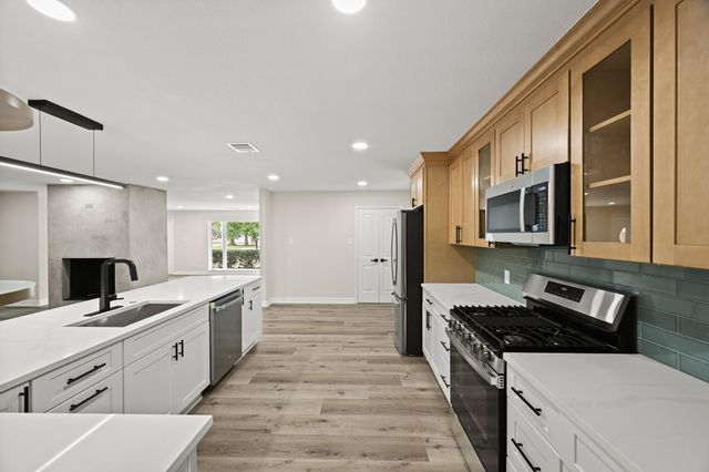 3011 Freshmeadows Drive, Houston, TX 77063