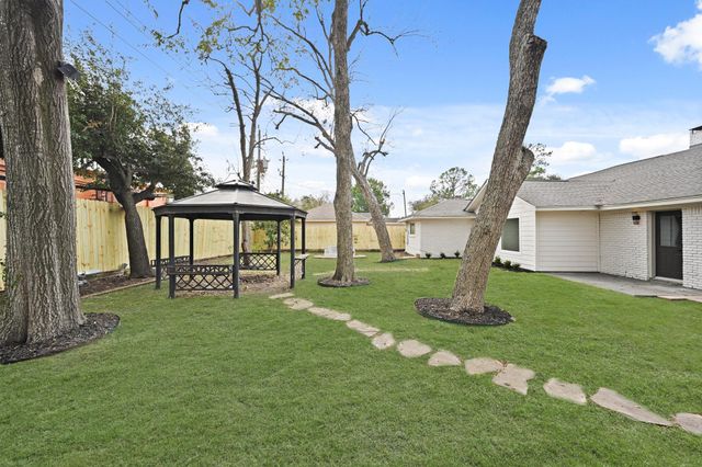 3011 Freshmeadows Drive, Houston, TX 77063