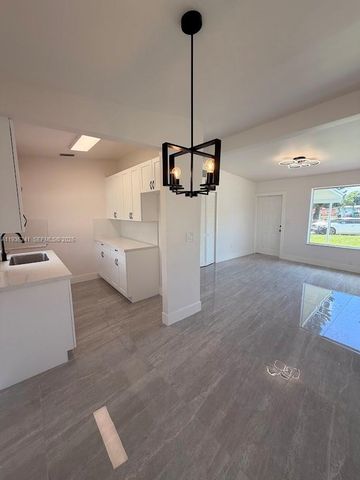 318 NW 30th Terrace, Fort Lauderdale, FL 33311