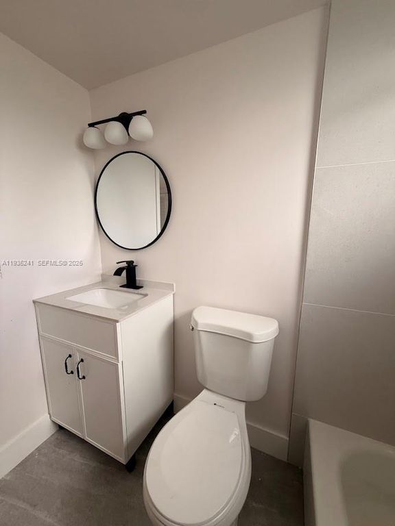 Image 12 of property listing at 318 NW 30th Terrace, Fort Lauderdale, FL 33311