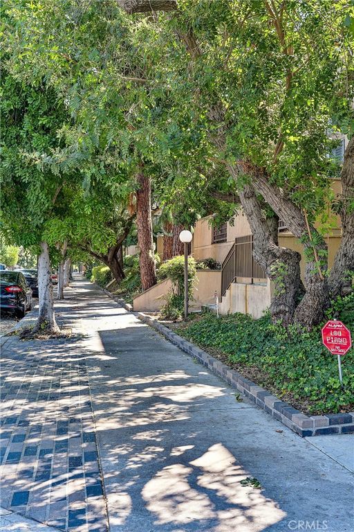 18730 Hatteras 48, Tarzana, CA 91356 — photo 4