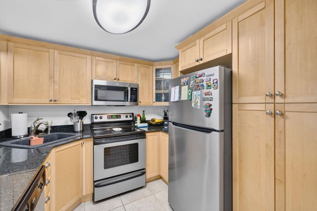 3004 NE 5th Terrace 216-c, Wilton Manors, FL 33334