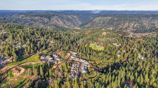 1132 Sierra Oaks Dr, Colfax, CA 95713