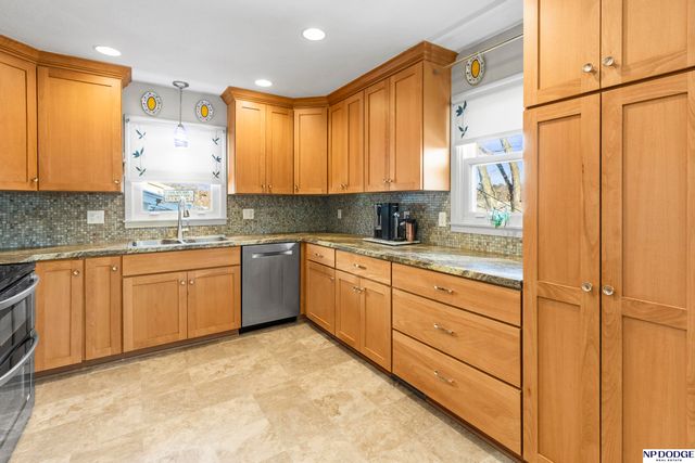 1102 Potter Road, Bellevue, NE 68005