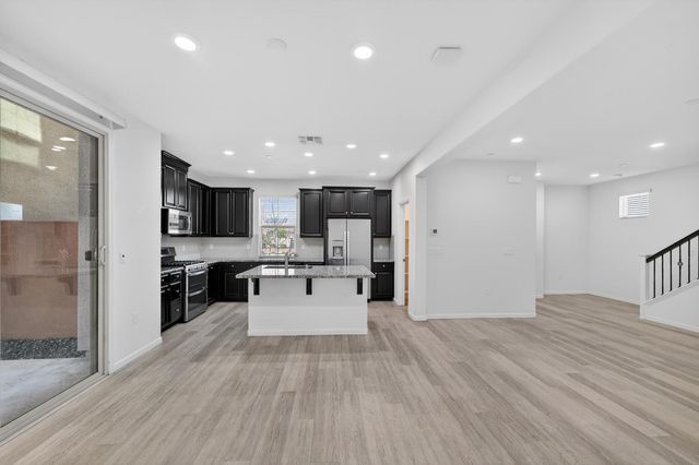 7450 Clear Lake Aly, Sacramento, CA 95829