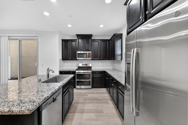 7450 Clear Lake Aly, Sacramento, CA 95829