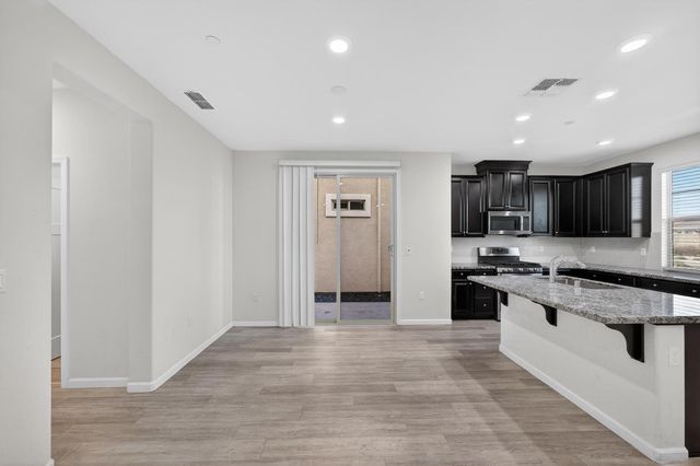 7450 Clear Lake Aly, Sacramento, CA 95829