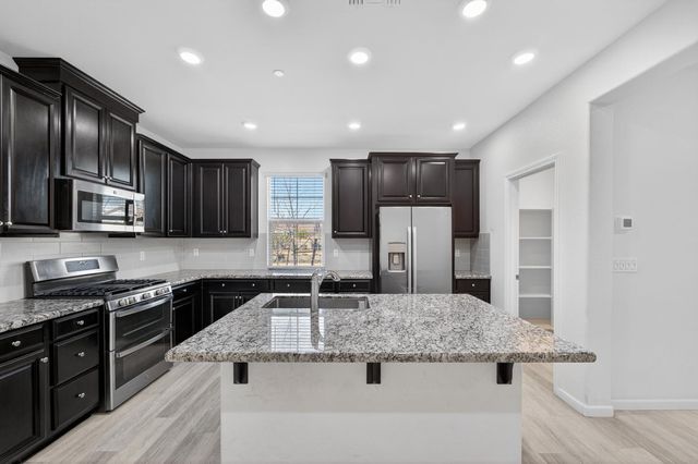 7450 Clear Lake Aly, Sacramento, CA 95829