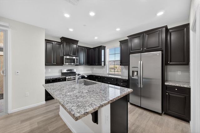 7450 Clear Lake Aly, Sacramento, CA 95829