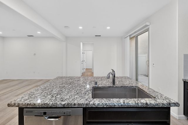 7450 Clear Lake Aly, Sacramento, CA 95829