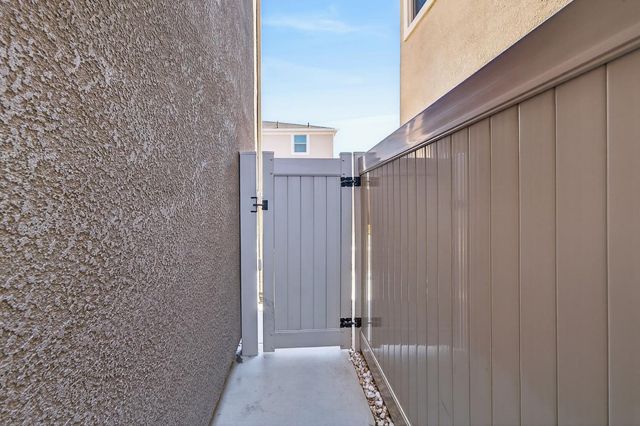 7450 Clear Lake Aly, Sacramento, CA 95829