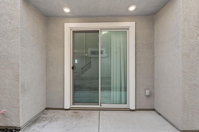 7450 Clear Lake Aly, Sacramento, CA 95829