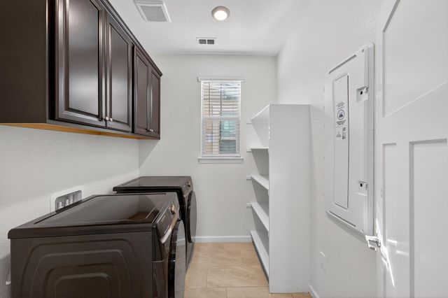 7450 Clear Lake Aly, Sacramento, CA 95829