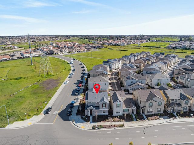 7450 Clear Lake Aly, Sacramento, CA 95829