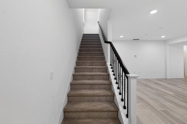 7450 Clear Lake Aly, Sacramento, CA 95829