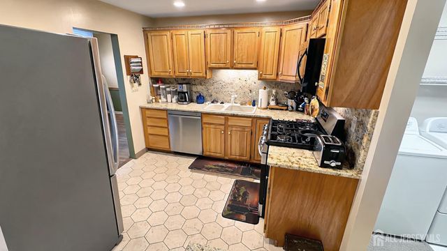100 Westminster Place, Saddle Brook, NJ 07663