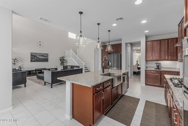 2517 E NOVAK Way, Phoenix, AZ 85042